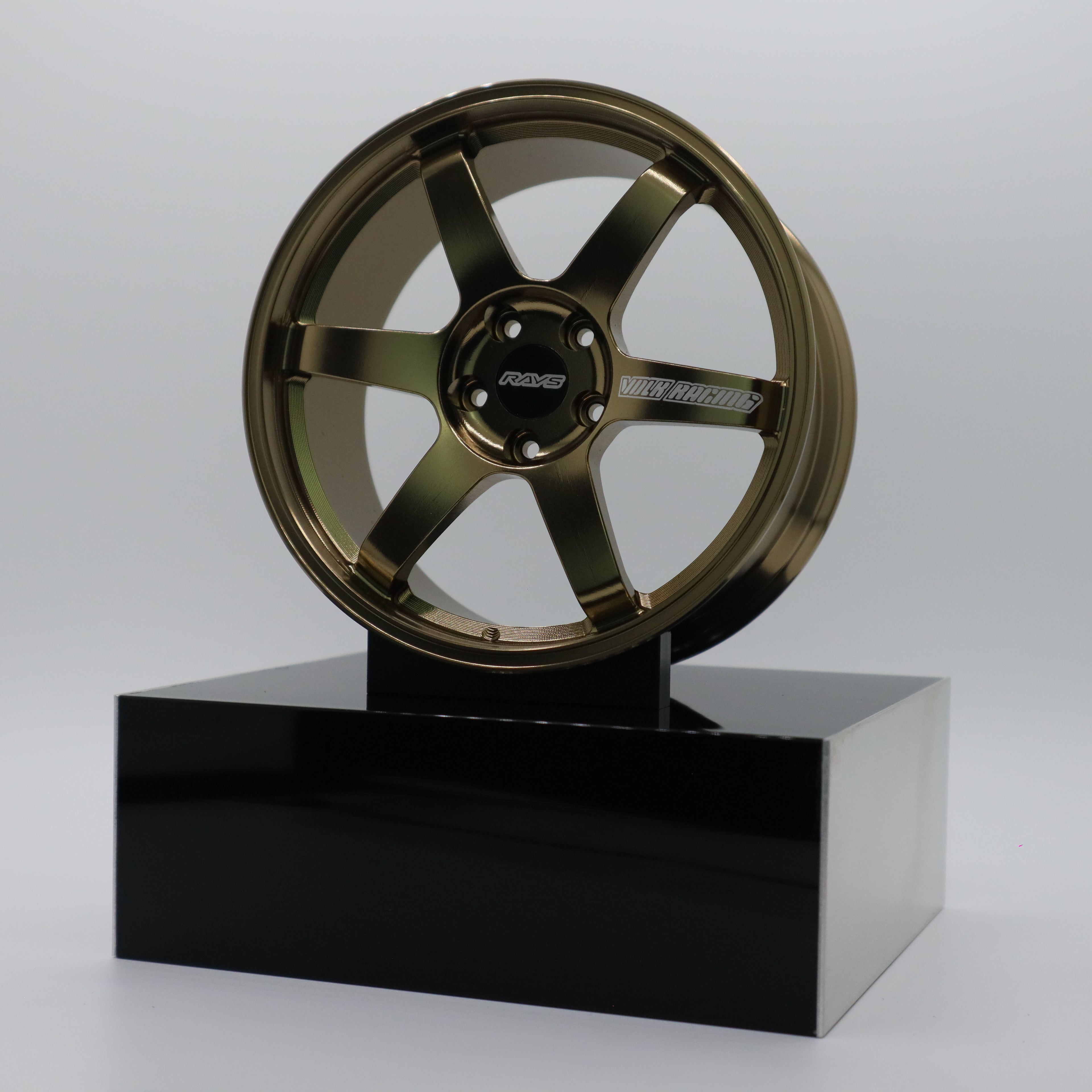 RAYS | TE37 (Engraved Logo)