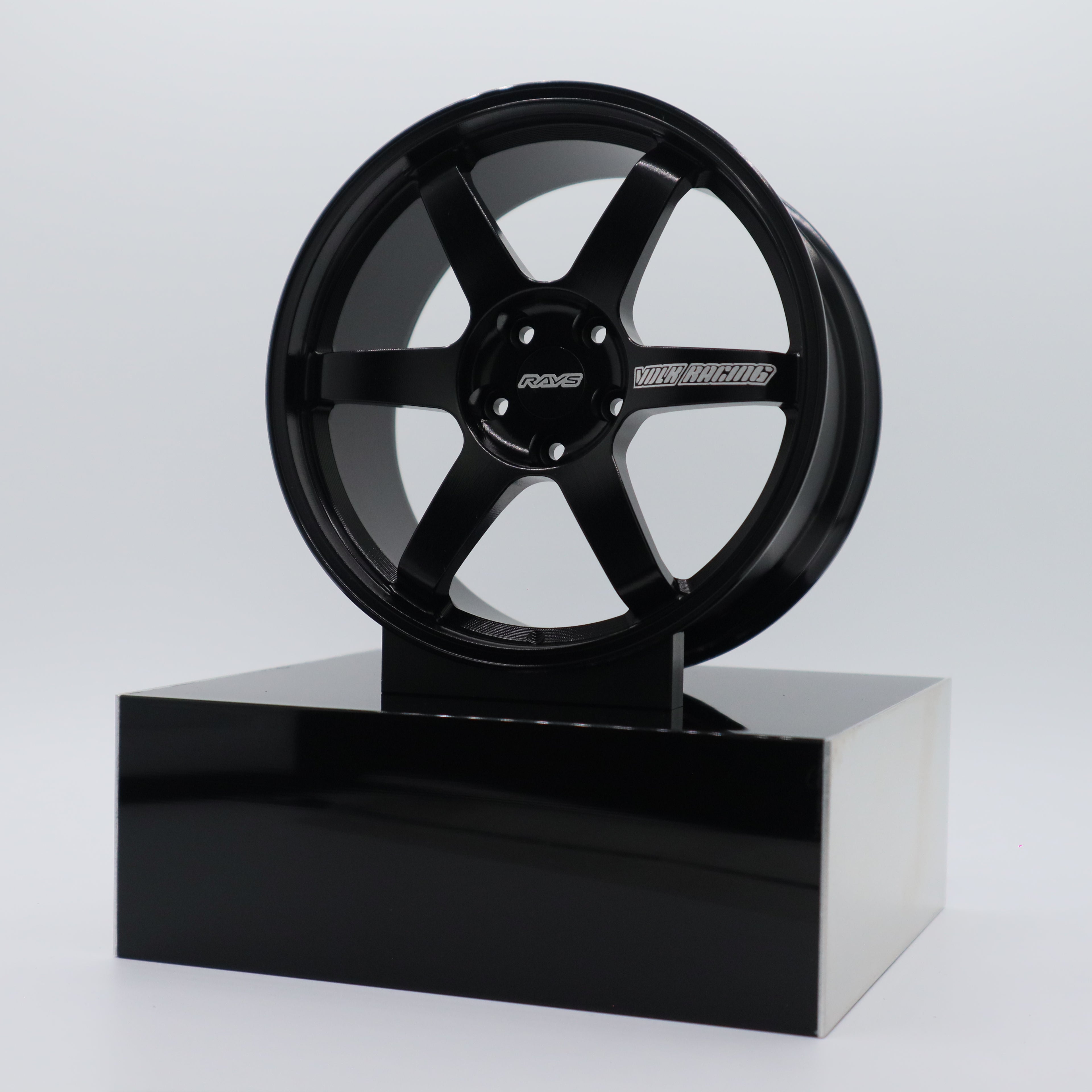 RAYS | TE37 (Engraved Logo)